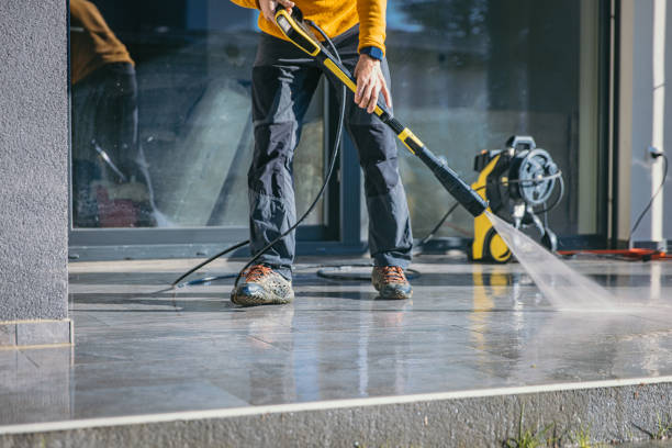 Professional Pressure Washing in Lake Clarke Shores, FL